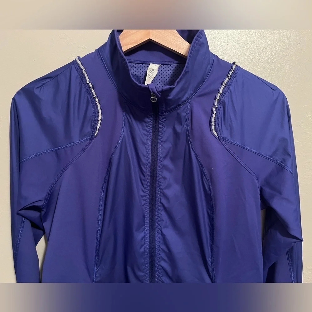 Lululemon Nothin' But Run Blue Jacket Lightweight Water Repellent Women's Size 6